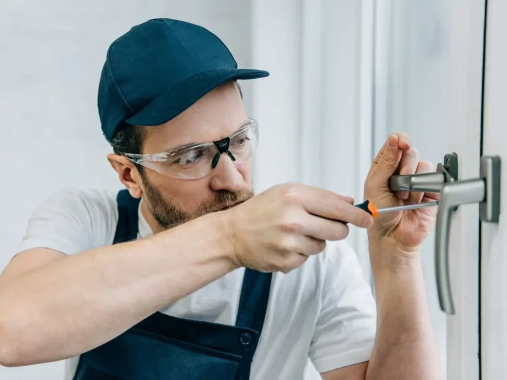Schluesselnotdienst Tueroeffnung rund um die Uhr